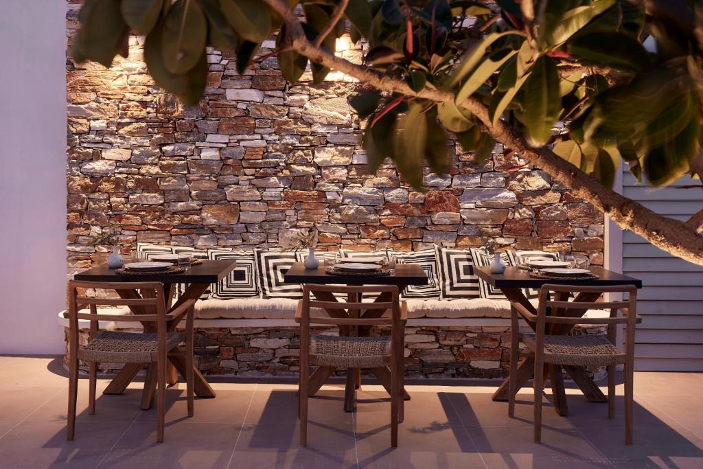 ENALION SUITES SIFNOS
