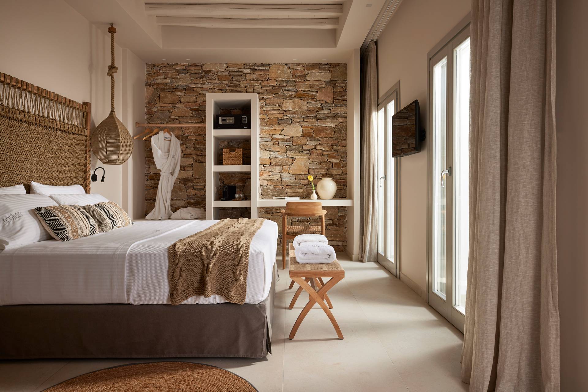 ENALION SUITES SIFNOS
