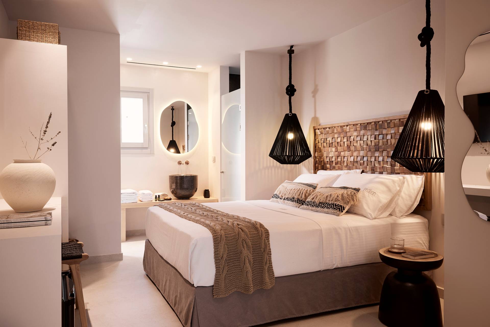 ENALION SUITES SIFNOS
