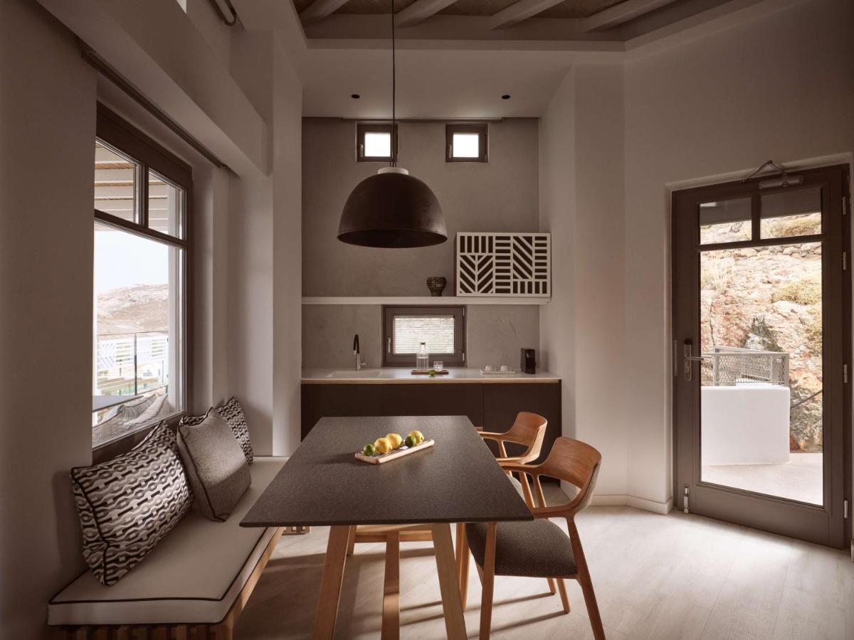 SEMELI COAST CURIO HOTEL by HILTON MYKONOS
