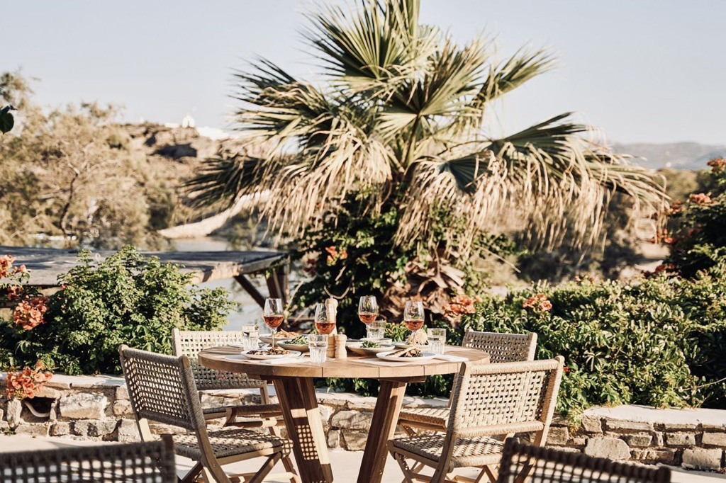 MONASTIRI BEACH BAR PAROS
