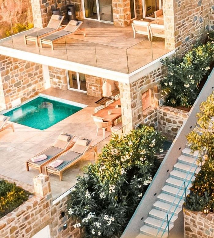 GIALOVA HILLS - MESSINIA

