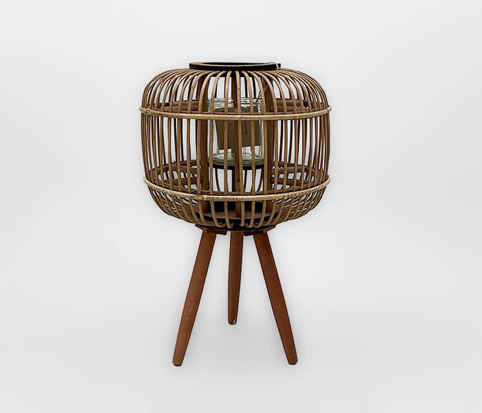 31.7278.0017: φανάρι rattan σε 3 πόδια με γυαλινό βάζο για το κερί