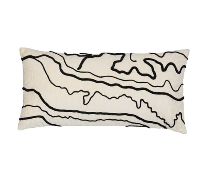 36.7277.0005: διακοσμητικό μαξιλάρι μπεζ με μαύρο ανάγλυφο σιρίτι, (φερμουάρ)