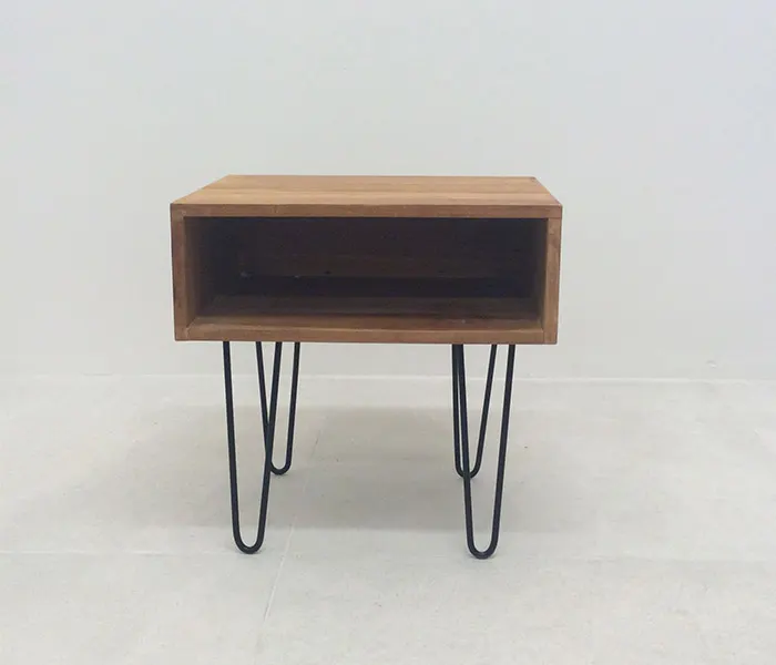 51.0000.0160: κομοδίνο side ξύλο teak με πόδια μέταλλο
