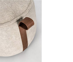 01.7009.0417: Stool - πουφ σκελετός ξύλο, ύφασμα συνθετικό chenille, με λαβή συνθετικό δέρμα 