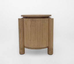 01.7149.0195 - Κομοδίνο πόρτα, 3 πόδια ξύλο Μindi χρώμα natural (καπάκι Δ50εκ)
