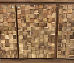 01.7317.0082: μπουφές ξύλο natural καφέ, 4 πόρτες  επενδυμένες με πλακίδια ανακυκλωμένο ξύλο αναγλυφες (εσωτερικό ράφι )