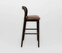 01.7339.0348: Βar stool με πλάτη ξύλο teak χρώμα marron, κάθισμα δέρμα (ύψος καθίσματος 83εκ.)