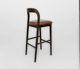 01.7339.0348: Βar stool με πλάτη ξύλο teak χρώμα marron, κάθισμα δέρμα (ύψος καθίσματος 83εκ.)
