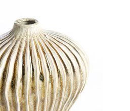 15.7277.0126: Βάζο κεραμικό ανάγλυφο