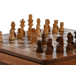 15.7308.0990: Επιτραπέζιο διακοσμητικό παιχνίδι σκάκι, ξύλο ακακία