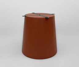 51.0000.0599: Δ130 Τραπέζι in-out βάση fiber cement Lavastone finishing, χρώμα terracotta, καπάκι ξύλο recycled teak πάχος 3εκ.